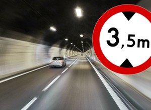 Widzisz przed wiaduktem znak B-16? Nie wszyscy kierowcy wiedzą, co oznacza