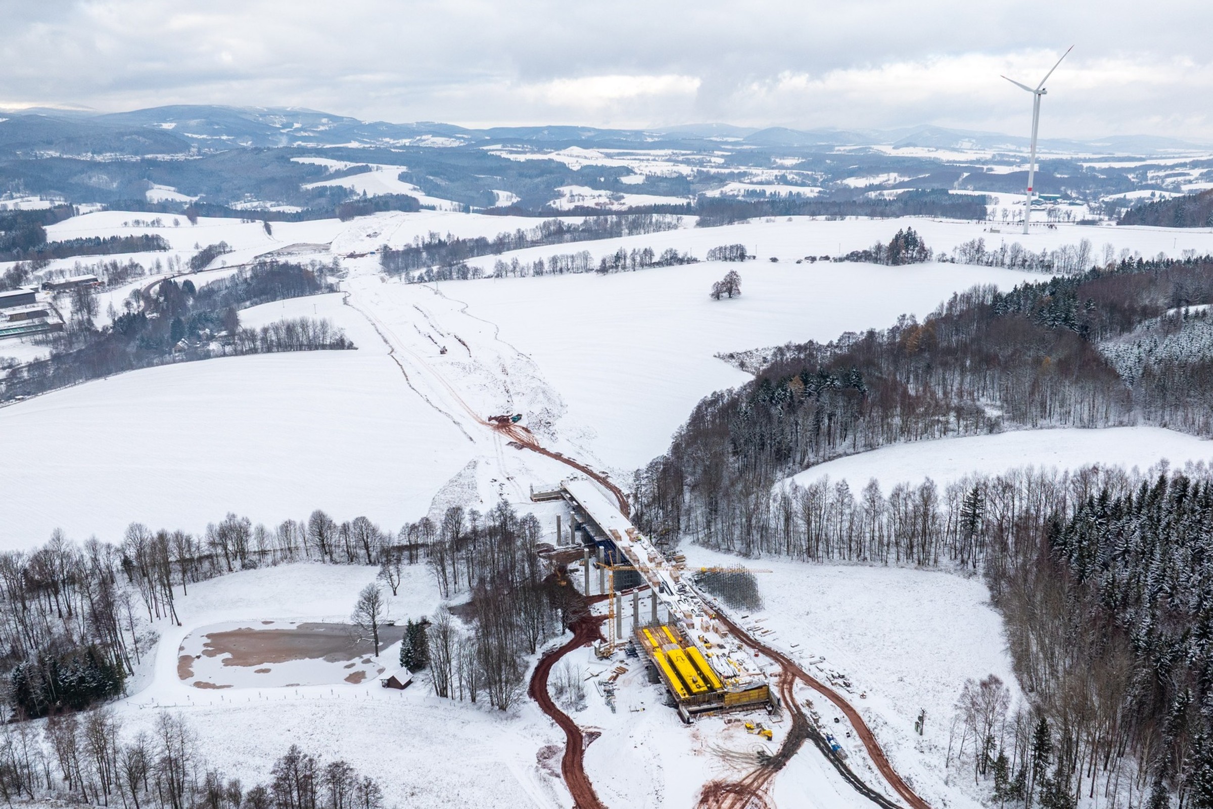 Czeska autostrada D11 coraz bliżej polskiej granicy. Kiedy dojedziemy szybciej do Pragi?