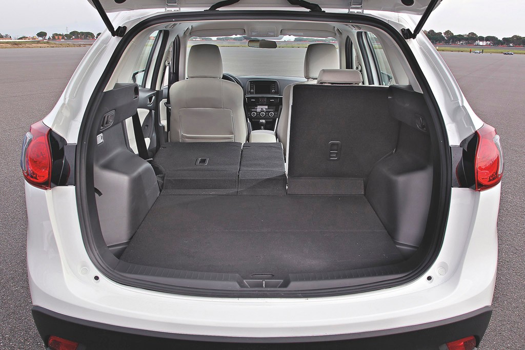 Porównanie kompaktowych SUV-ów: Mazda CX-5 kontra Volkswagen Tiguan, Subaru XV i Range Rover Evoque
