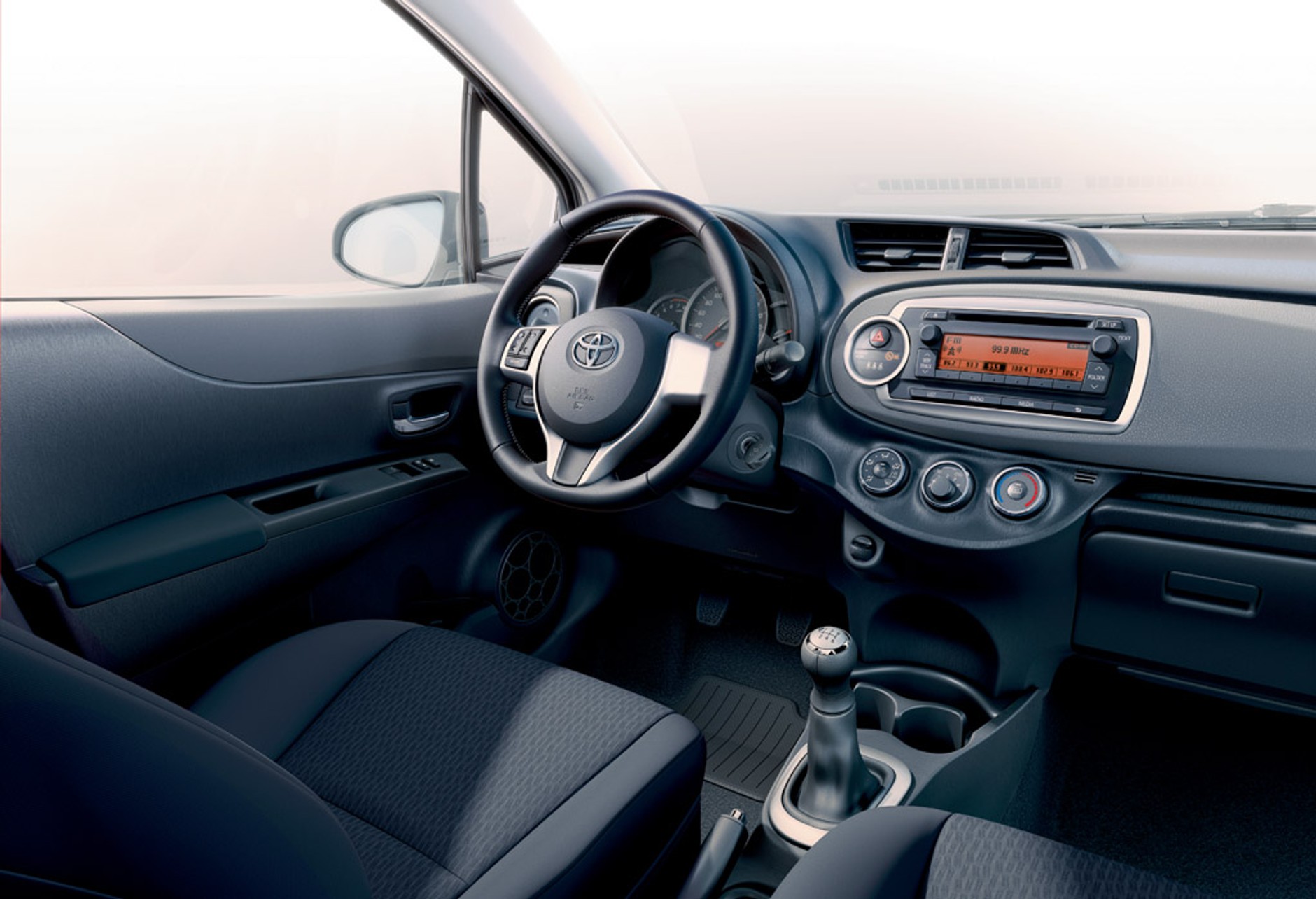 Wszystko o nowej Toyocie Yaris: radzimy, którą wersję wybrać