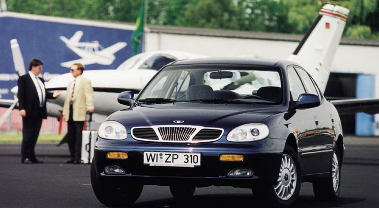 Polska motoryzacja w 1998 r. Cinquecento hitem, ceny na giełdach, nowości rynkowe