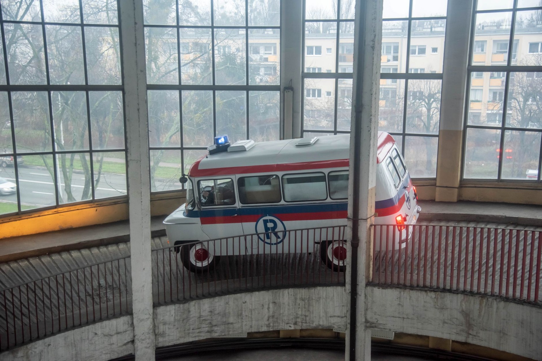 Nysa 522 R - karetka przez duże R