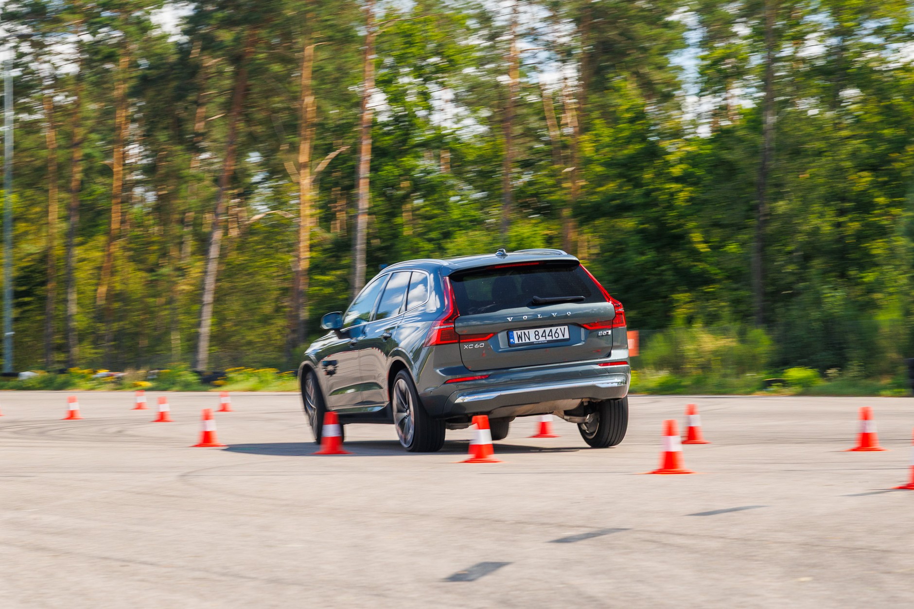 Volvo XC60 podczas testu łosia