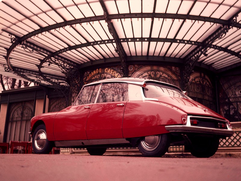 50 kultowych aut w Paradzie Zabytkowych Citroënów w Warszawie (3.10)