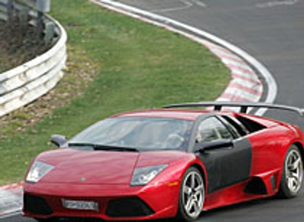 Zdjęcia szpiegowskie: duże Lambo bez zbędnych kilogramów