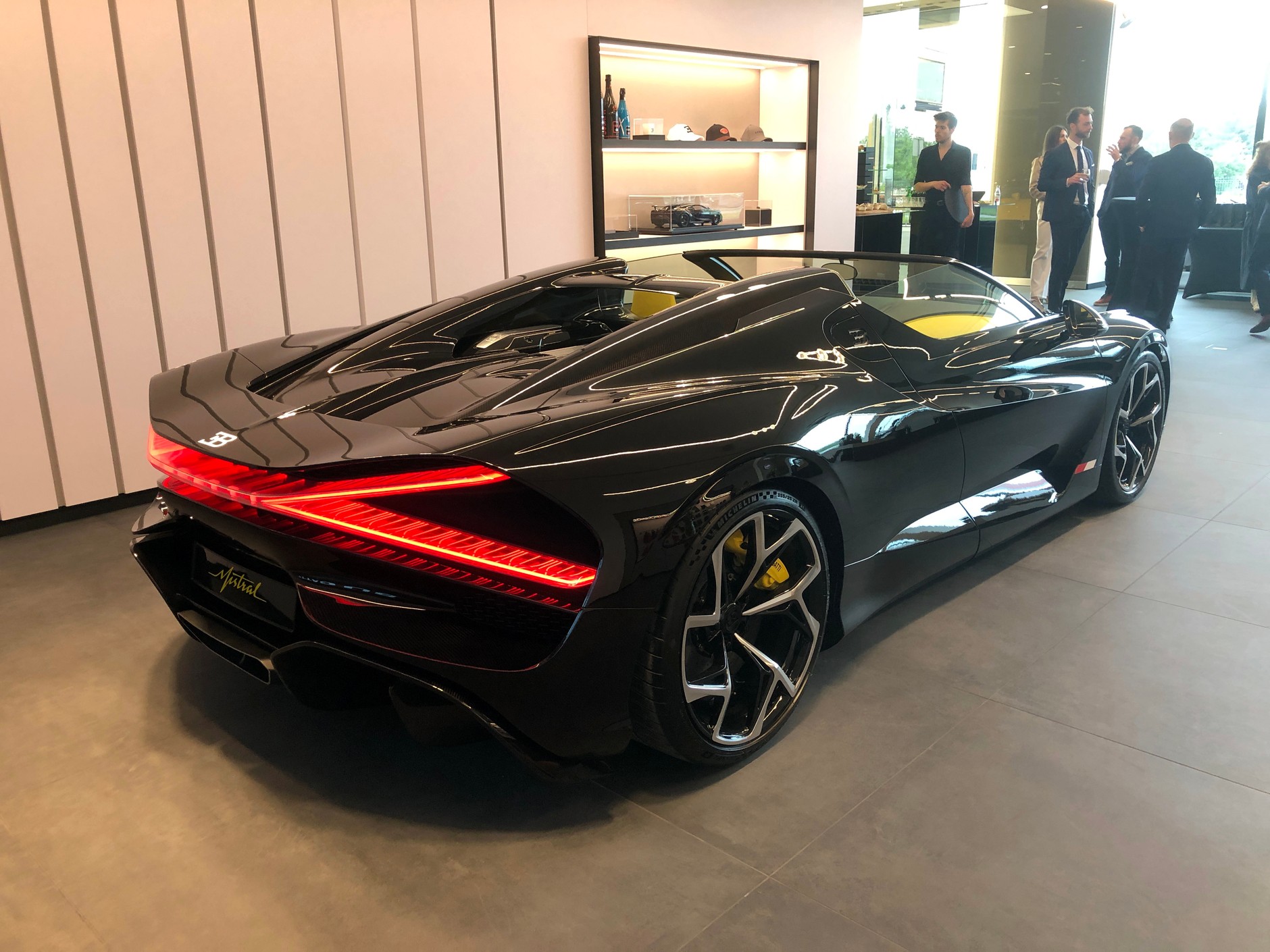 Otwarcie salonu Bugatti w Katowicach. Bugatti W16 Mistral