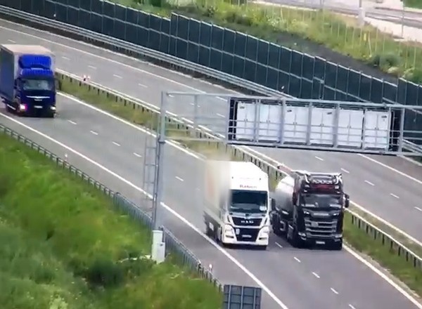 Policja wykorzystuje drony do kontroli nowego zakazu. Wszystko widać jak na dłoni [WIDEO]