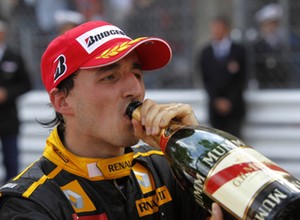 Robert Kubica znów wygrywa!