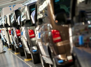Strajki w zakładach VW. Lud się burzy w fabrykach samochodów dla ludu