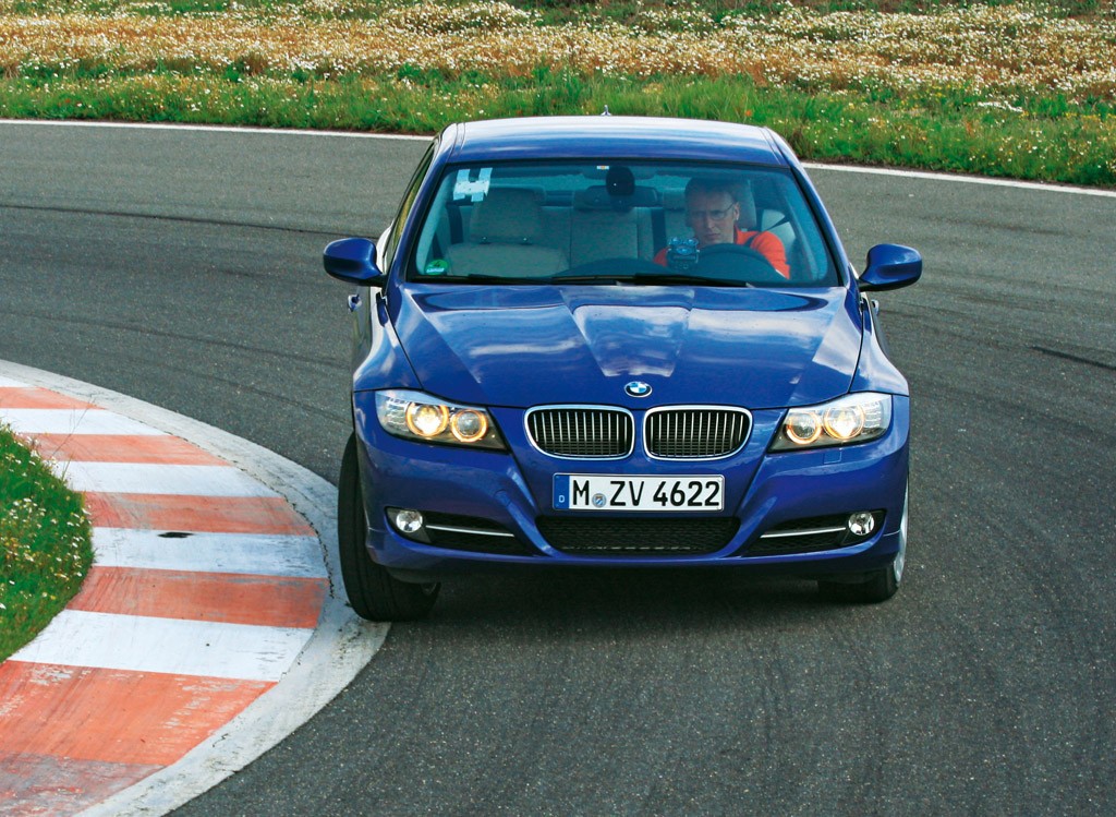 Test opon zimowych 225/45 R17: na czym bezpiecznie przejechać przez zimę?
