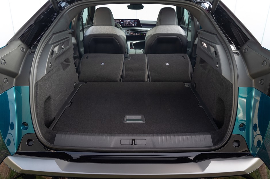 Peugeot e-3008