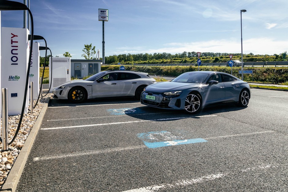 Podróż Porsche Taycanem i Audi e-tronem GT do Chorwacji
