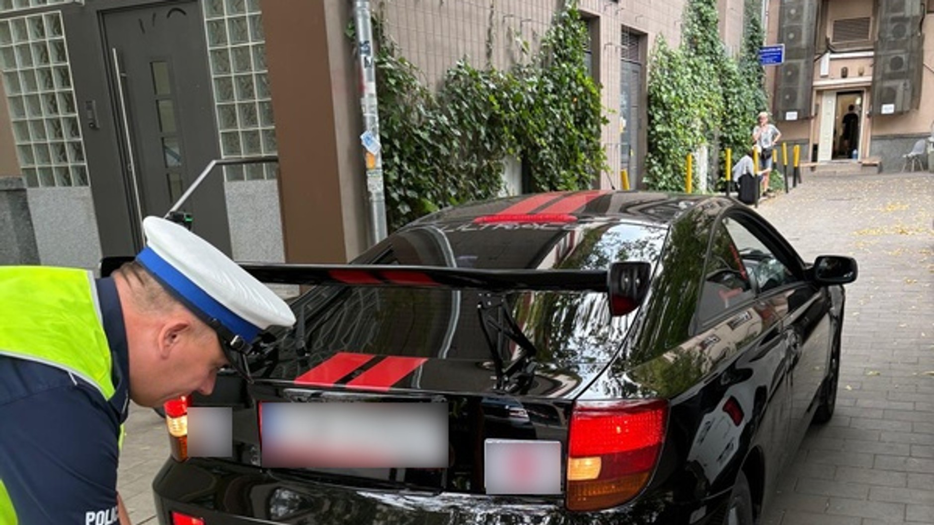 Wrocławska drogówka sprawdzała wydechy w samochodach