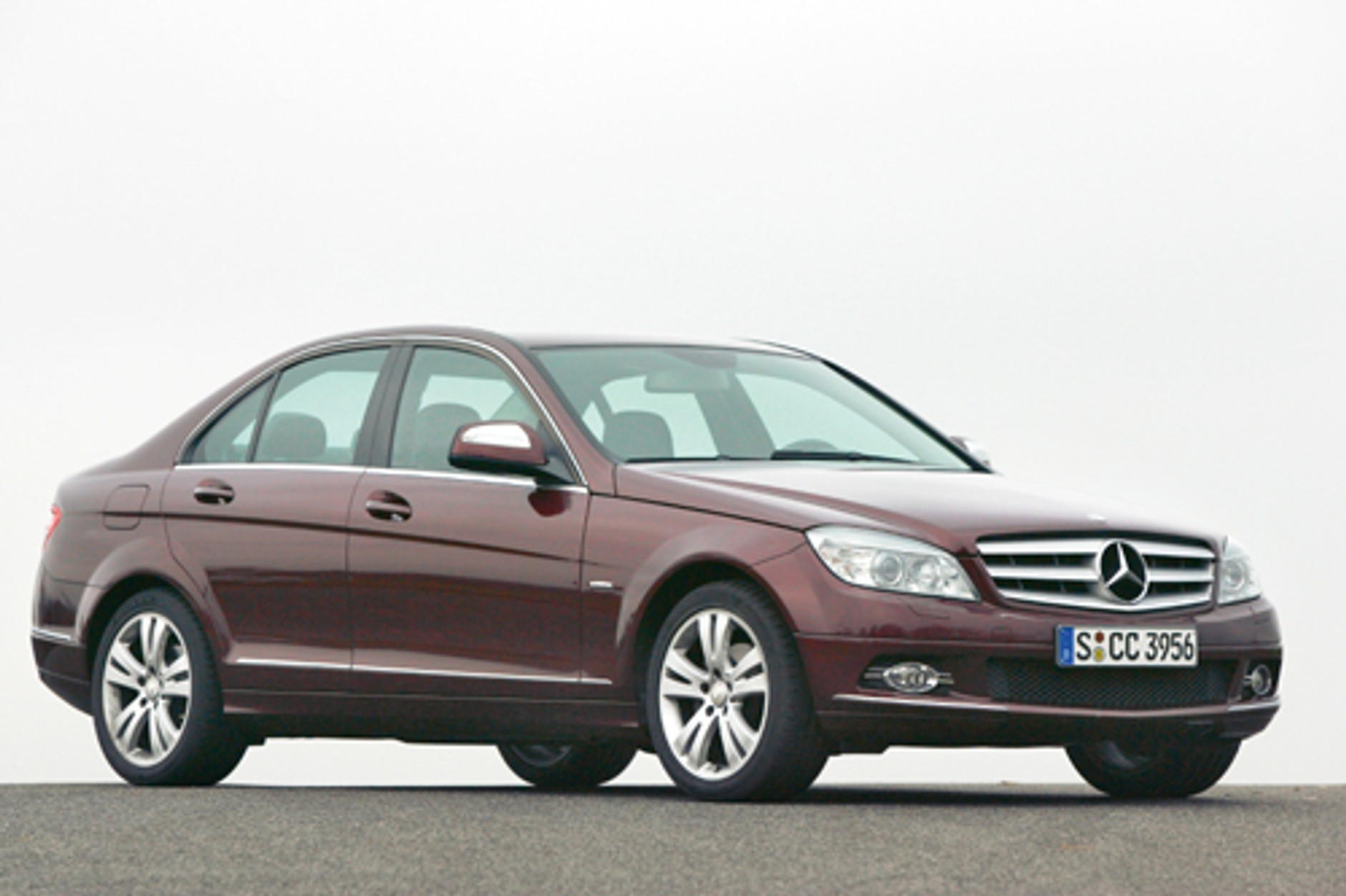 Audi A4 kontra Mercedes Klasy C i BMW serii 3 - Mocne wejście na scenę