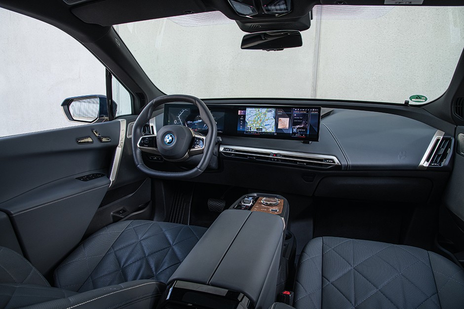 BMW iX (2021)