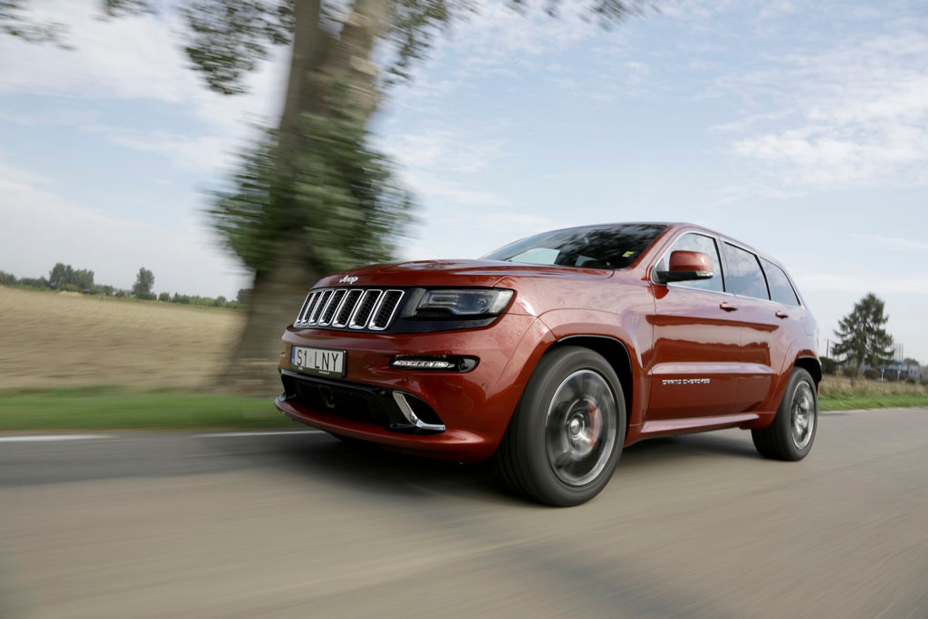 Jeep Grand Cherokee SRT - duży i ciężki, ale bojowo nastawiony