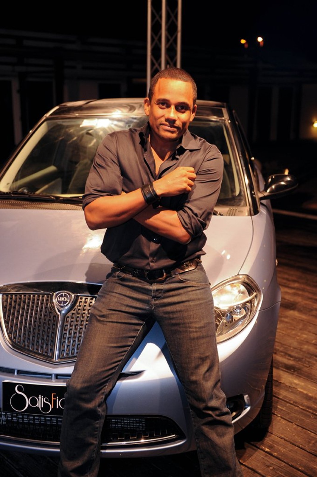 George Clooney z Lancią dla LAquila