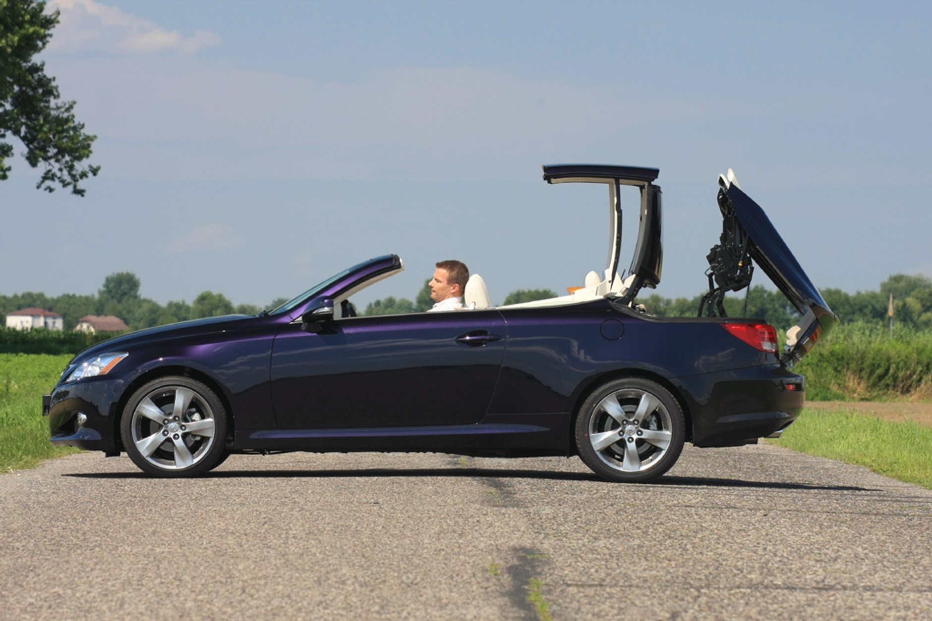 Lexus IS 250C - Prestiżowy kabriolet