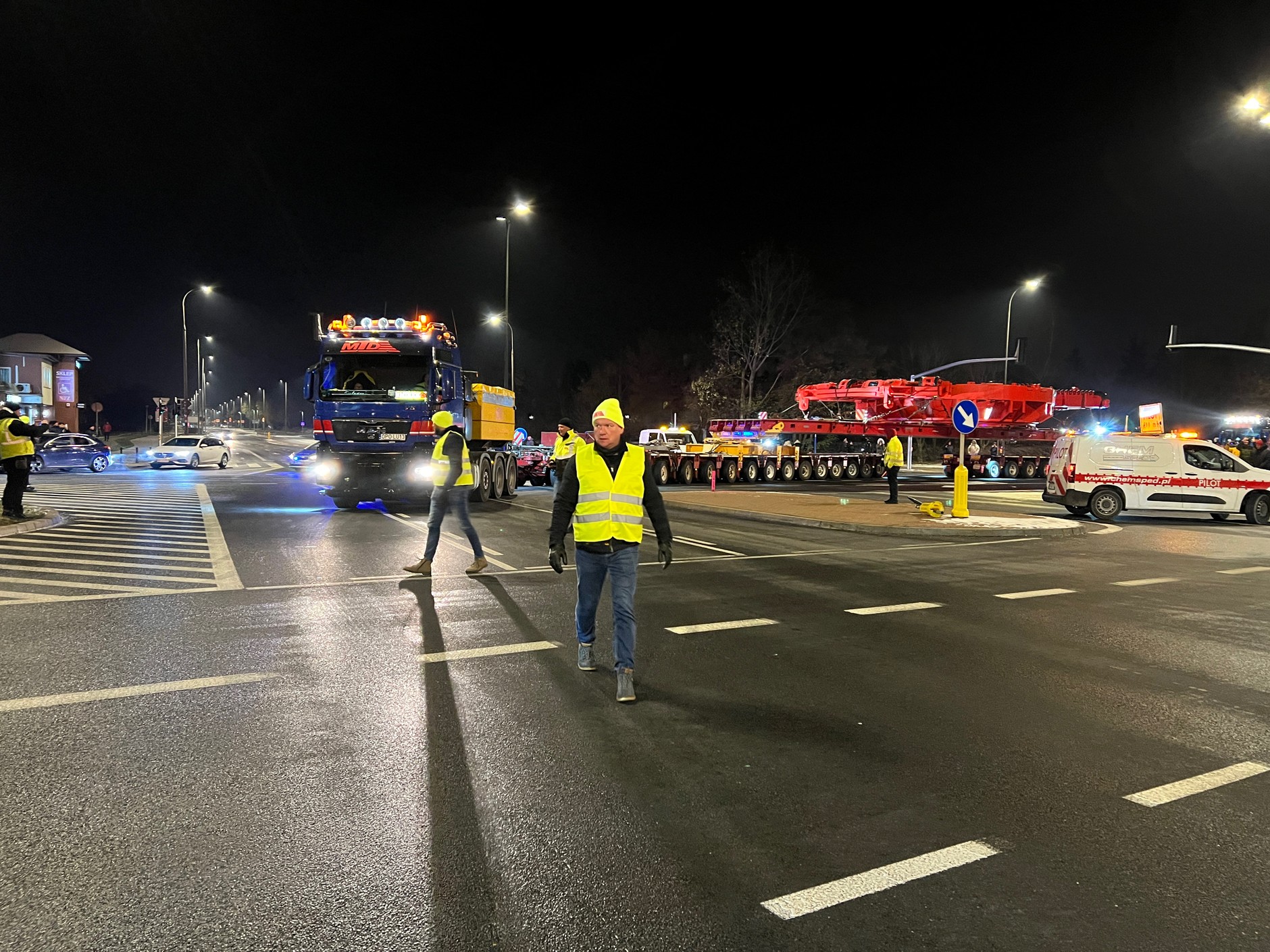 Transport gigantycznej maszyny TBM w Warszawie
