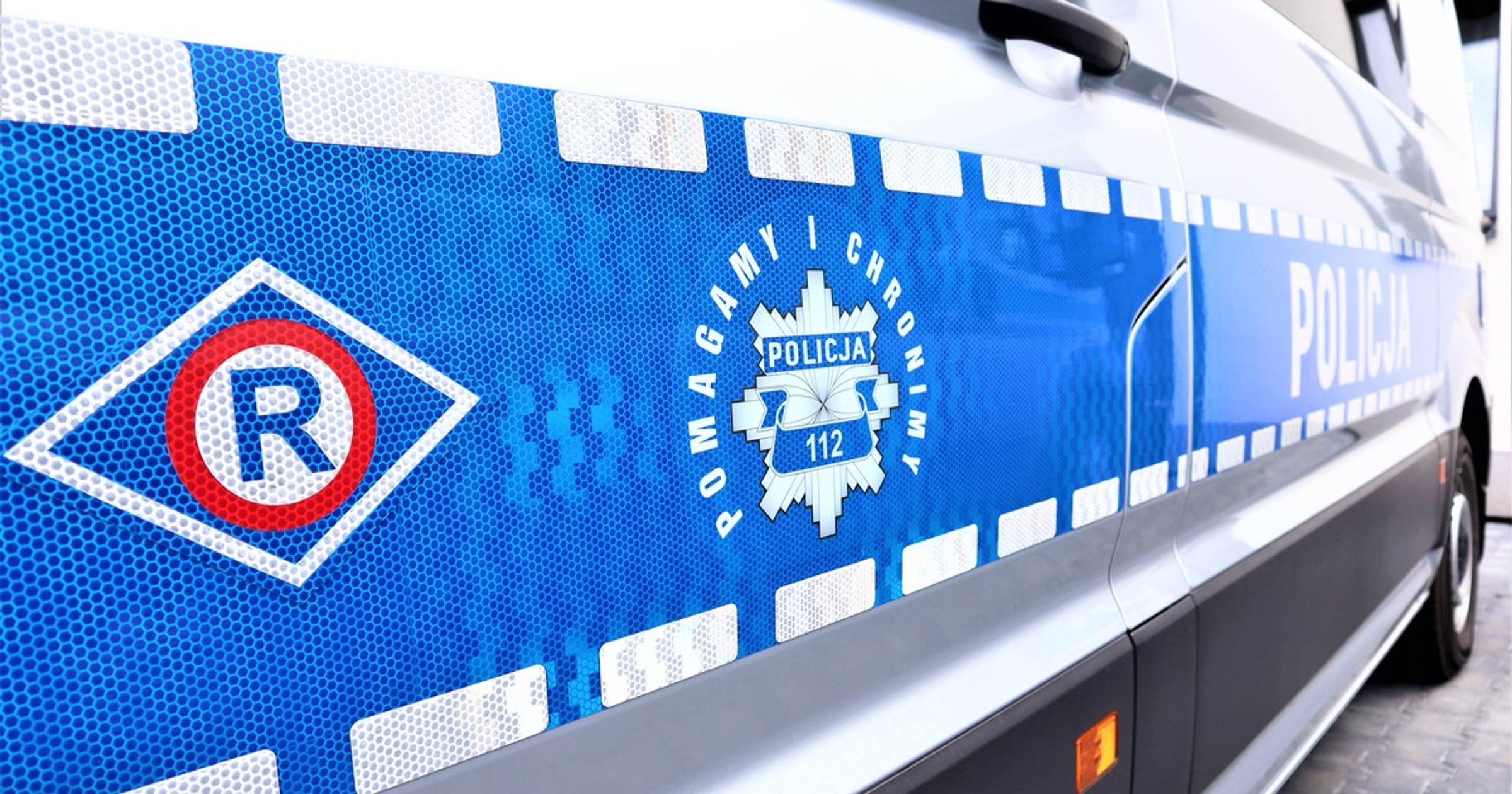 Obraz pochodzący z serwisu https://tychy.policja.gov.pl/k27/informacje/wiadomosci/388804,Potracenie-na-oznakowanym-przejsciu-dla-pieszych-apelujemy-o-ostroznosc-za-kiero.html