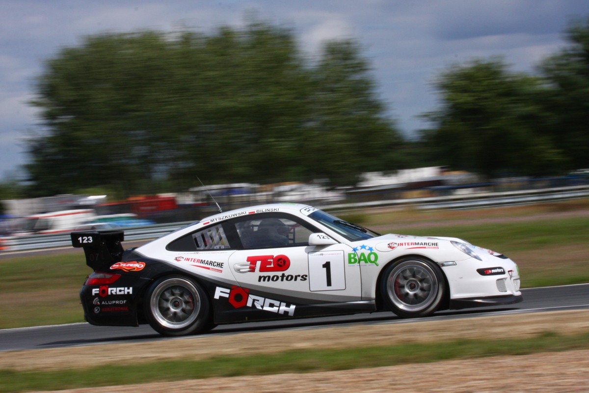 Wyścigi: w Porsche GT3 Cup powalczy o mistrzostwo Polski