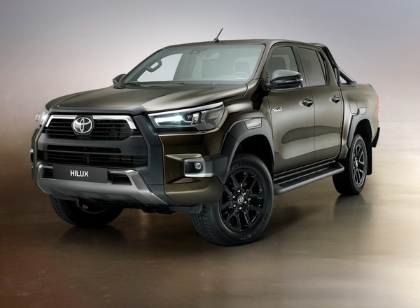 Toyota Hilux po liftingu - Toyota wcale nie rezygnuje z diesla