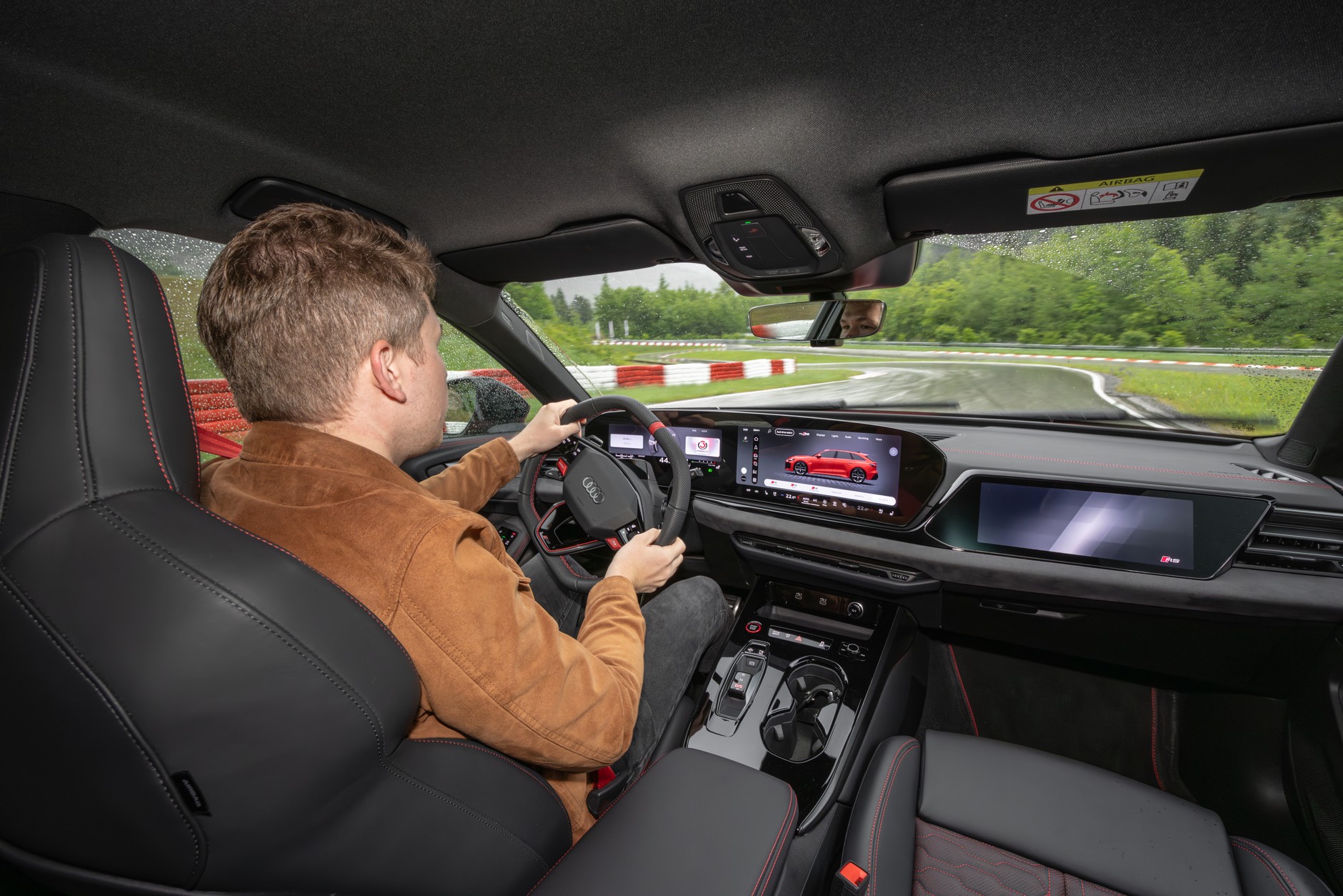 Jazda Audi RS5 to czysta przyjemność nawet w trudnych warunkach