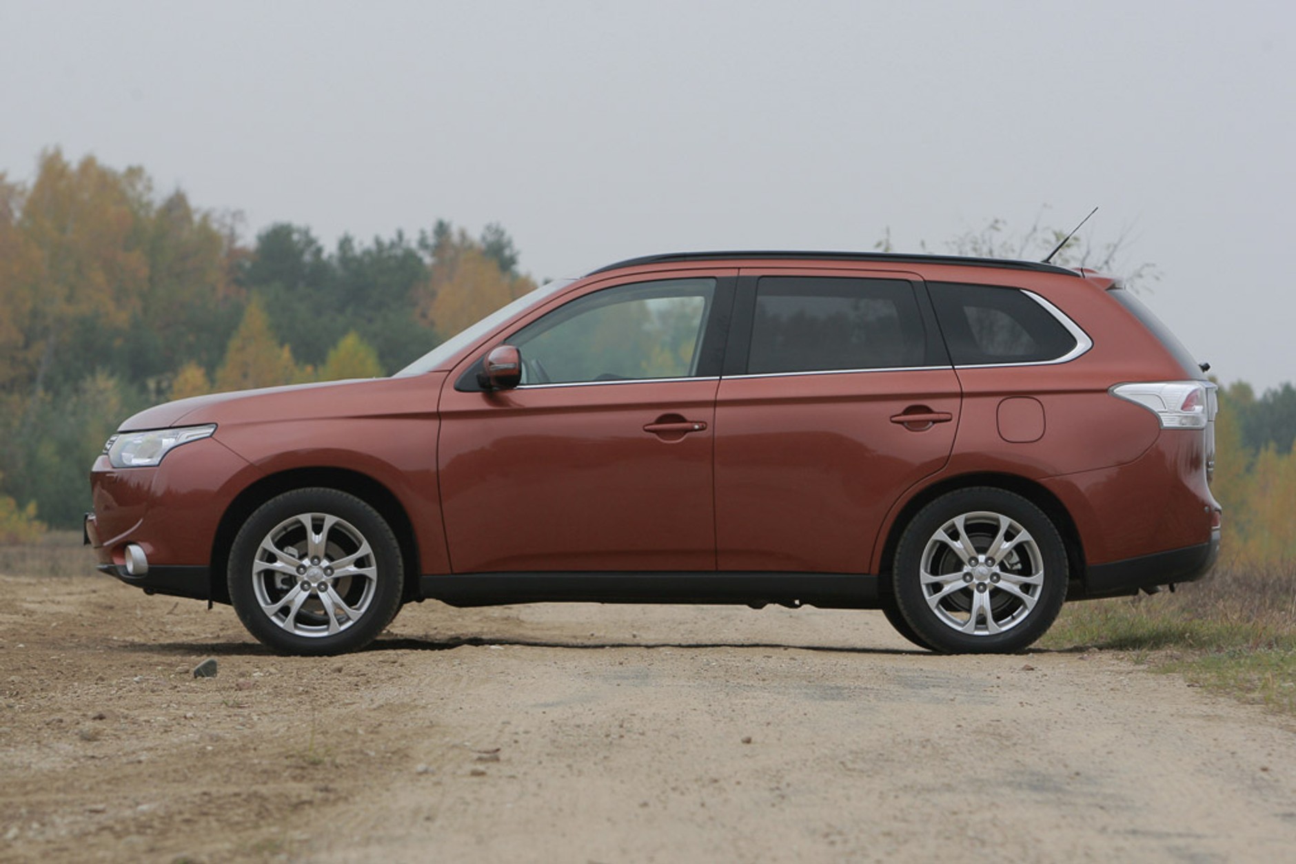 Mitsubishi Outlander kontra Honda CR-V: SUV-y bez zbędnych fajerwerków