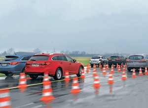Mazda 6 kontra Hyundai i40, Renault Laguna, Opel Insignia i Ford Mondeo: porównanie pięciu kombi klasy średniej