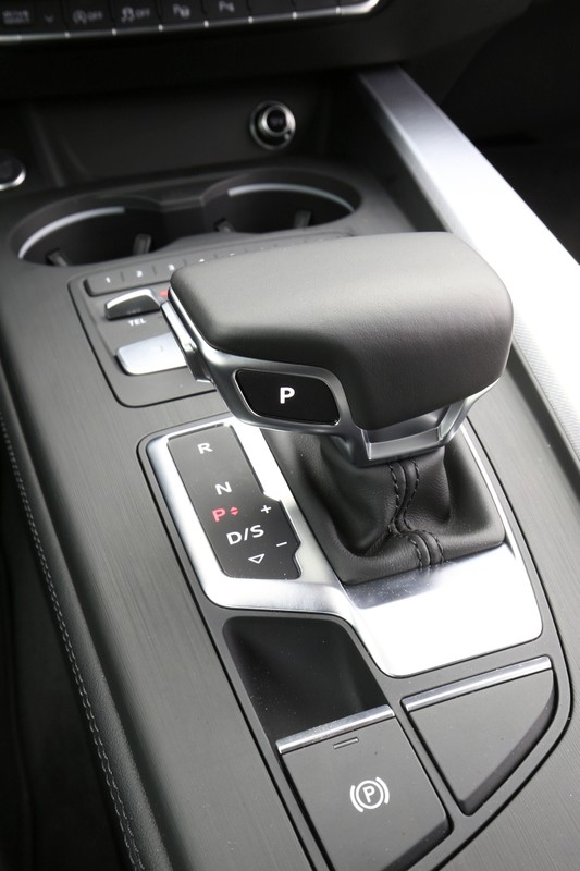 Brakuje tylko dwóch cylindrów - Audi A5 vs. BMW 430i