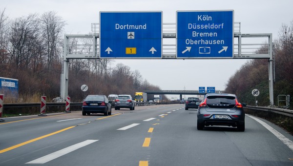 Kierowcy stosują się do mitów, a nie do przepisów. 10 błędów