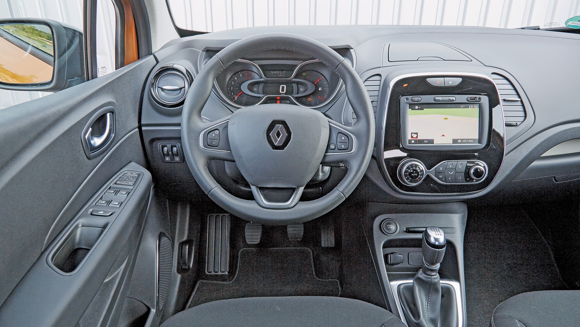 Cztery małe crossovery: Renault Captur
