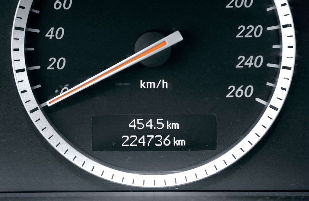 Licznik przebiegu samochodu