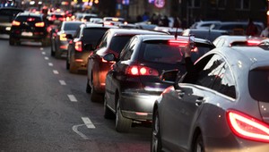 Rząd zamienił kij na marchewkę. Zamiast podatku od aut spalinowych będą dopłaty do samochodów elektrycznych