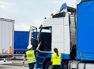 Wiózł na S8 wyposażenie do łazienek. Inspektorzy ITD dali mu 27 mandatów