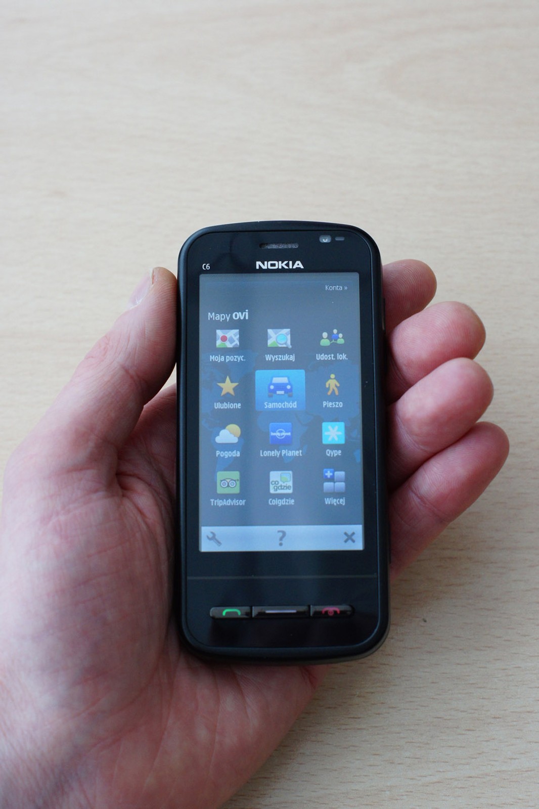 Nawigacja w telefonie? Sprawdziliśmy, która jest najlepsza