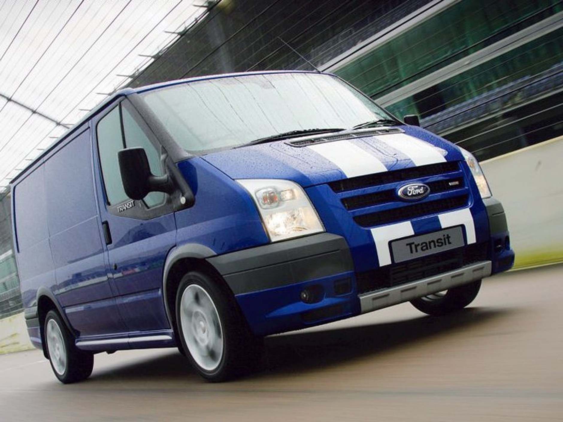 Ford Transit SportVan: dostawczak z ekstra wyglądem