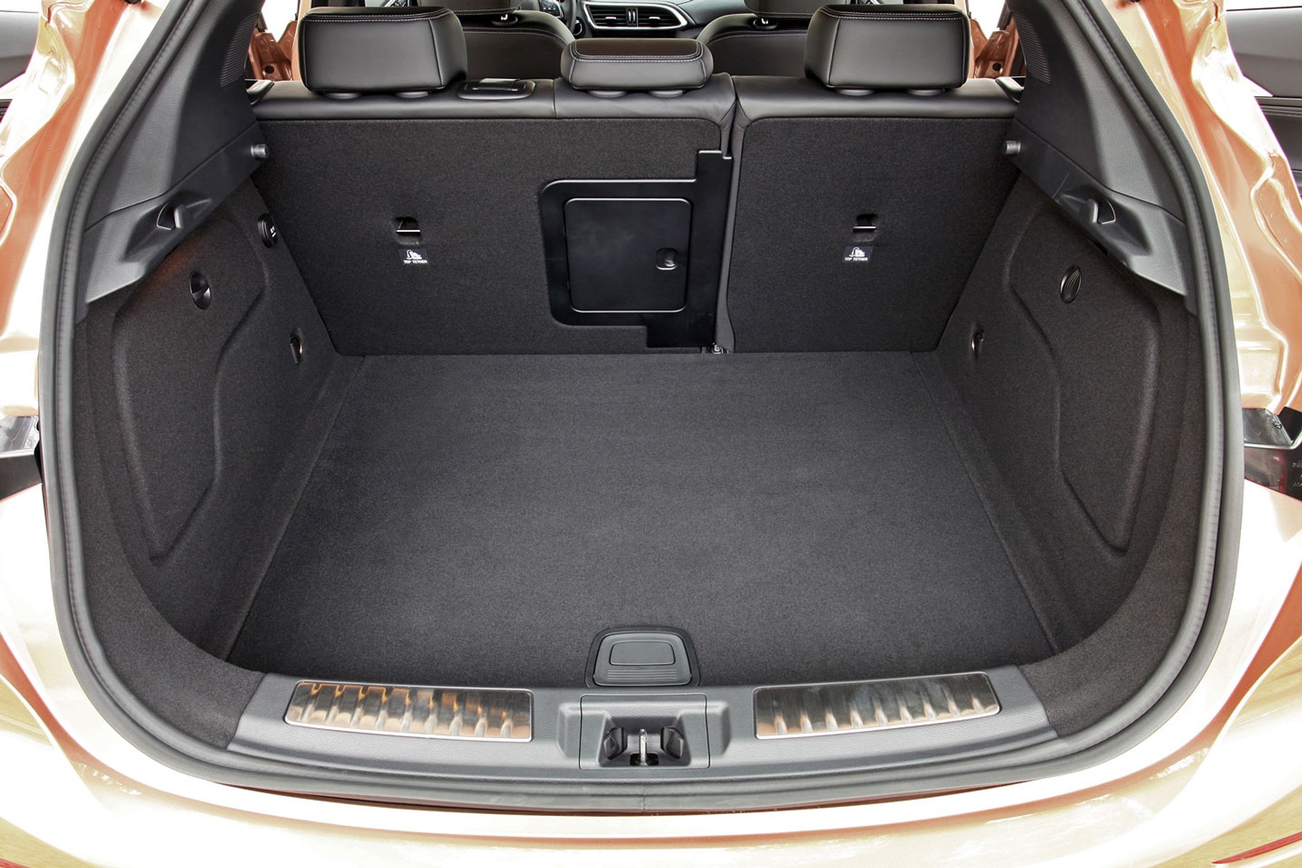 Infiniti Q30: rozpoczęto produkcję seryjną