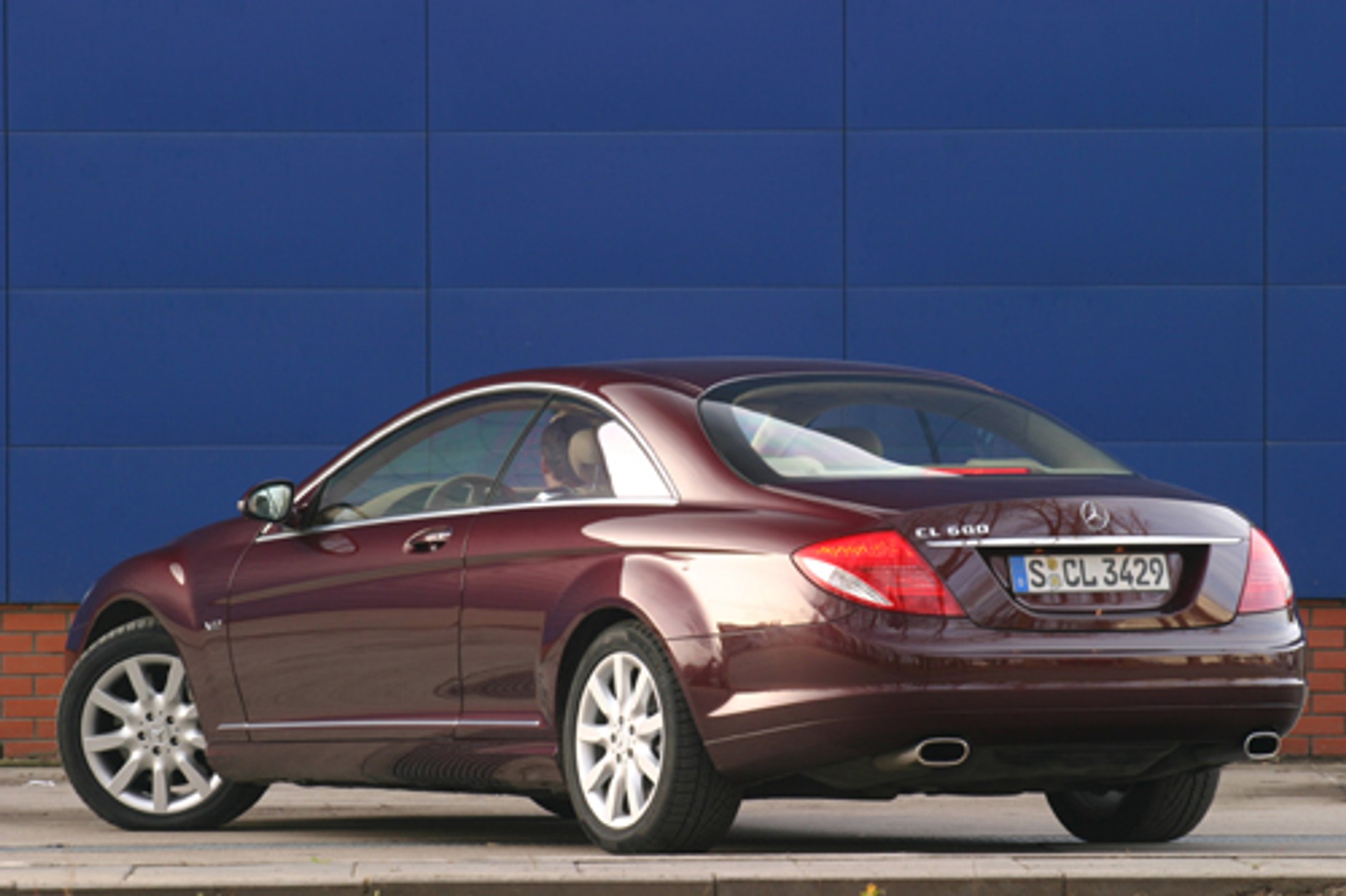 Mercedes CL 600 - On naprawdę jest taki długi