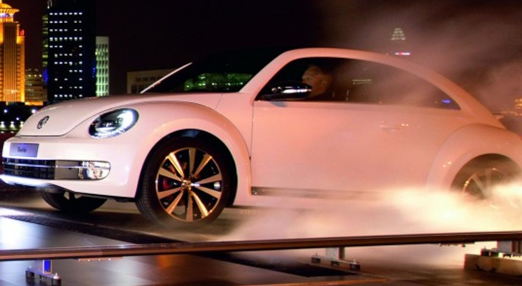 Zobacz nowego VW Beetle w ruchu!