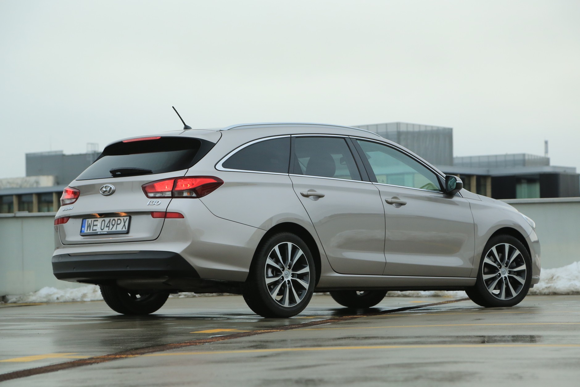 - Mimo sportowej sylwetki i30 mamy do dyspozycji bagażnik o pojemności ponad 600 litrów.