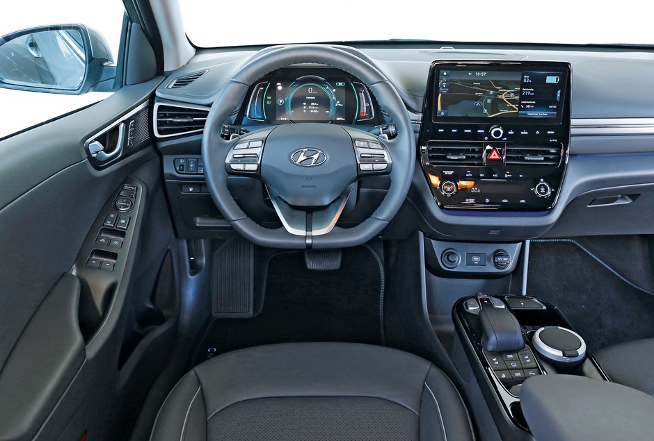 Hyundai Ioniq kontra Nissan Leaf - auta elektryczne dla ludu
