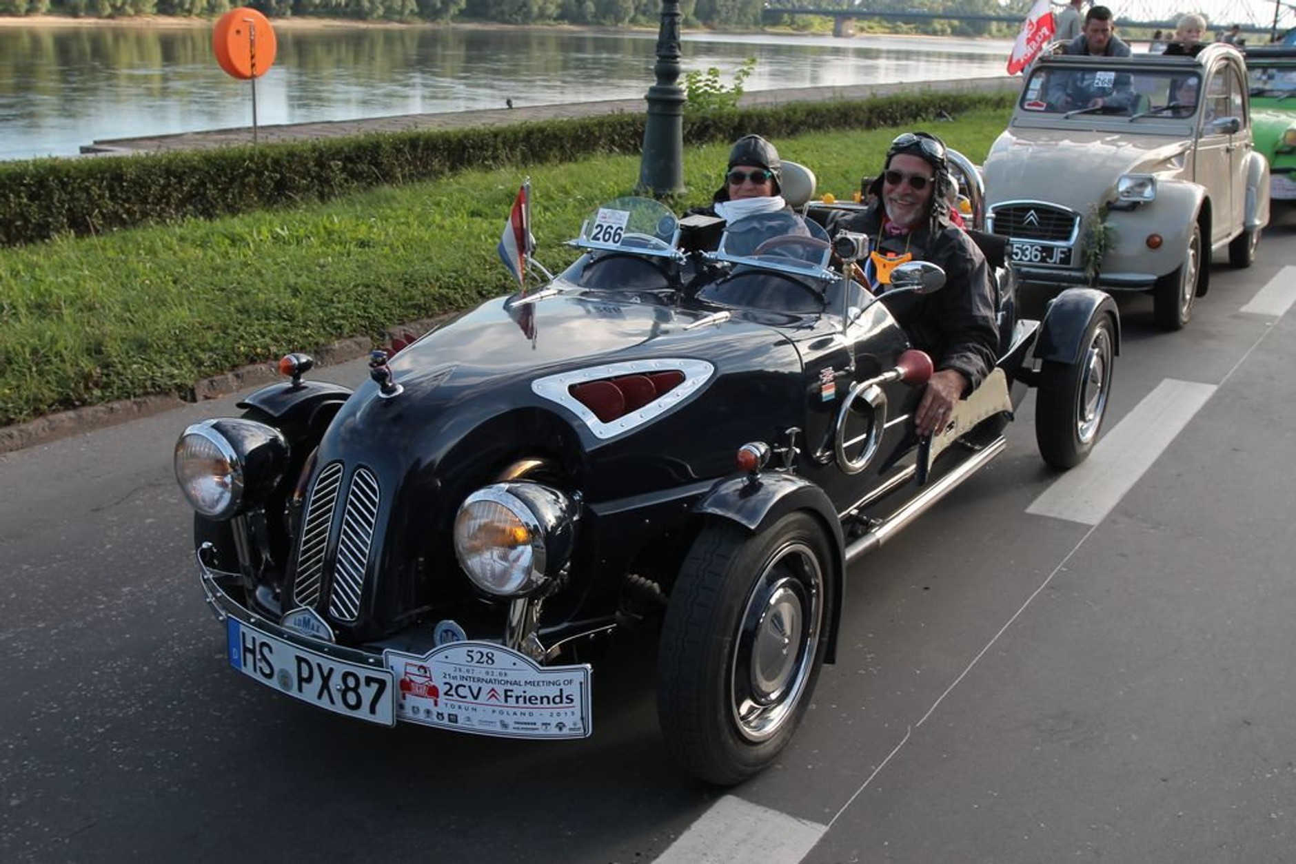 21. Światowy Zlot Miłośników Citroëna 2CV Toruń 2015