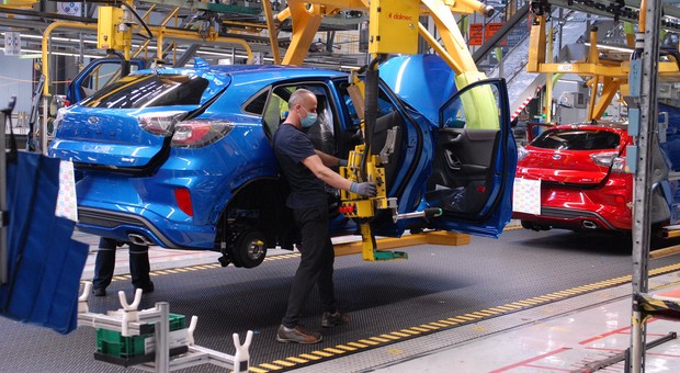 Ford zaprzestaje działalności w Rosji i pomoże Ukrainie
