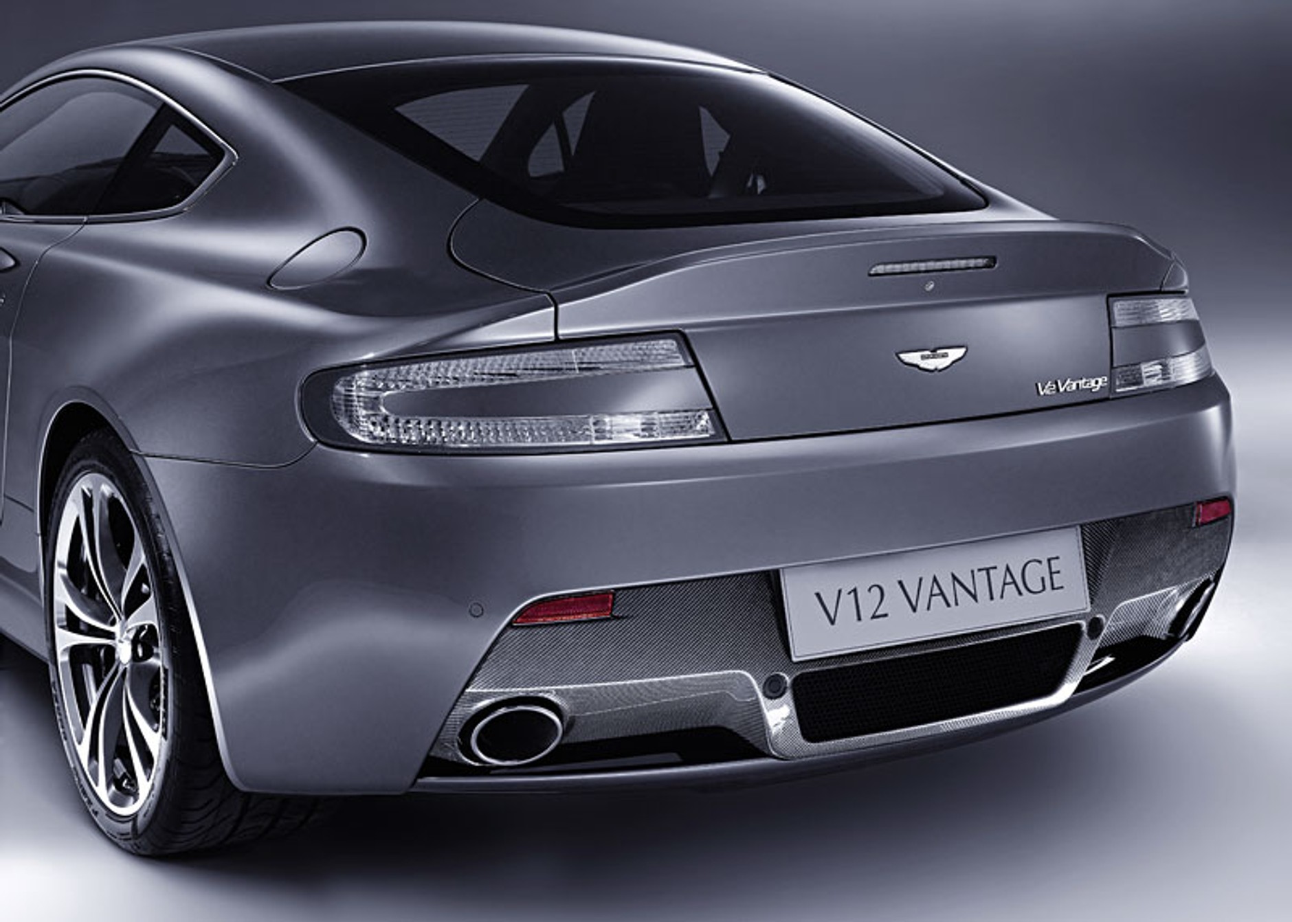 Genewa 2009: Aston Martin V12 Vantage – większy silnik dla małego Astona