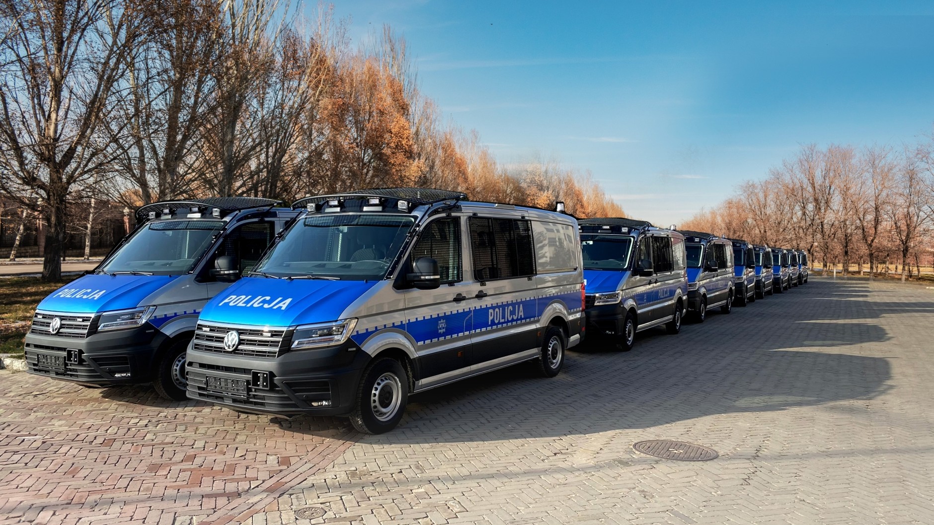 Policyjna więźniarka na bazie modelu Volkswagen Crafter - zdjęcie poglądowe