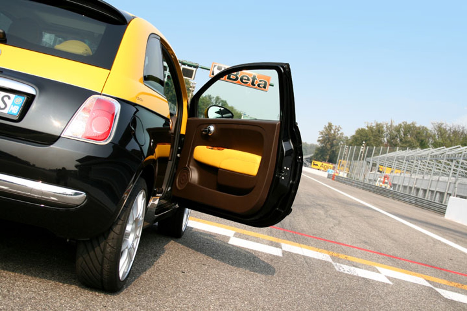 Fiat 500: w interpretacji Aznom