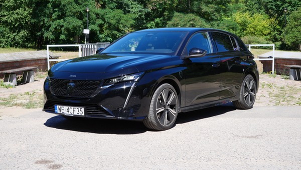 Przejechałem 1000 km Peugeotem 308 GT 1.5 BlueHDi: wskaźnik nie zbliżył się nawet do rezerwy
