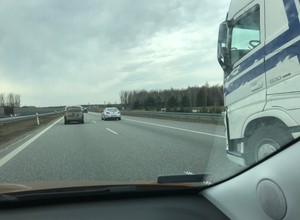 Zakaz wyprzedzania ciężarówek na autostradach - kierowcy na cenzurowanym