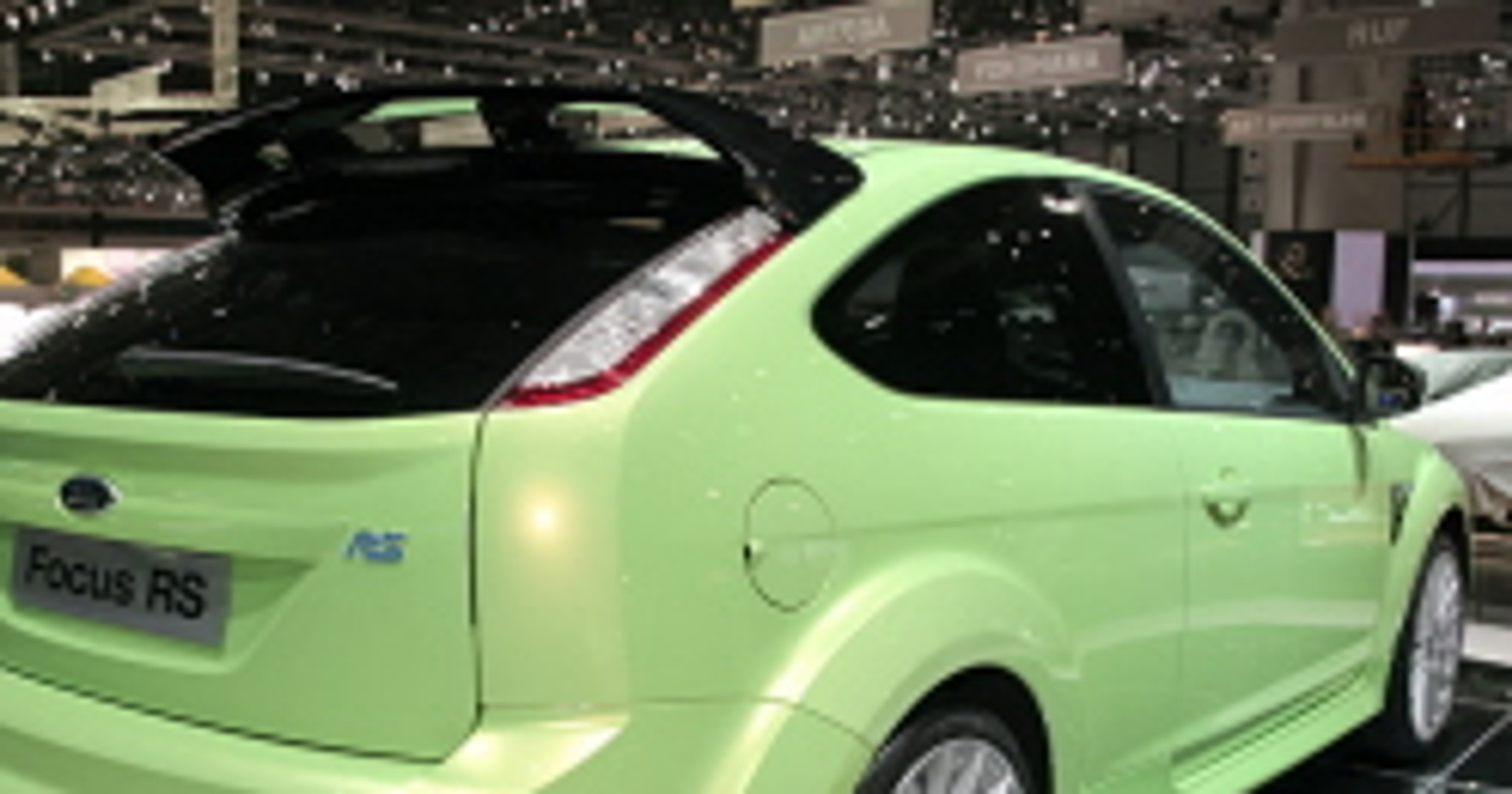 Genewa 2009: Ford Focus RS w blasku fleszy (szczegóły techniczne)